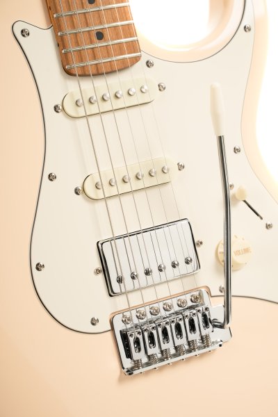 Cort G200SE Electric Guitar. Aged Cream